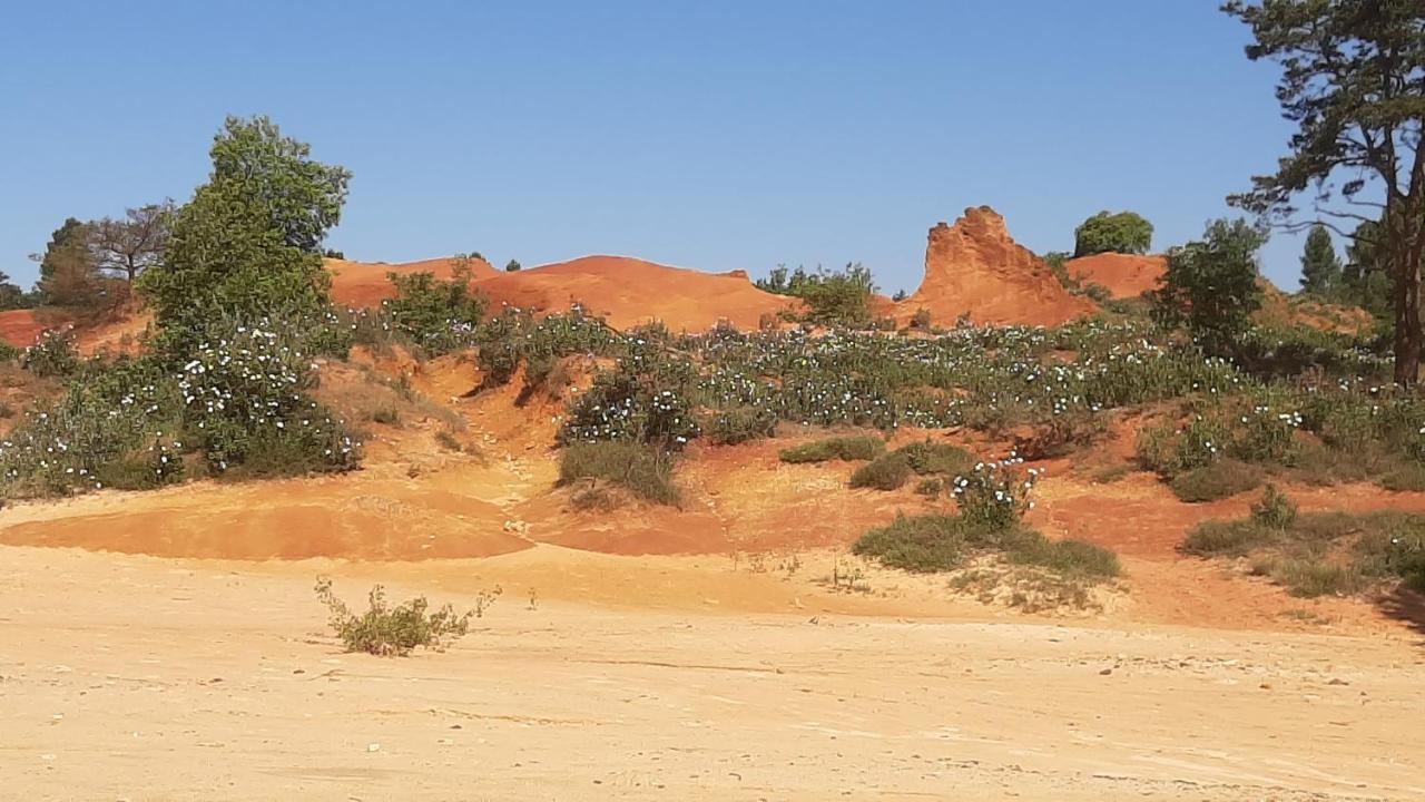 روستريل Sous Le Chateau المظهر الخارجي الصورة